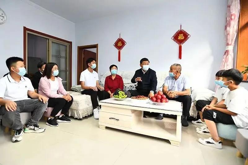 从总书记考察足迹看“大国之重”(图18)