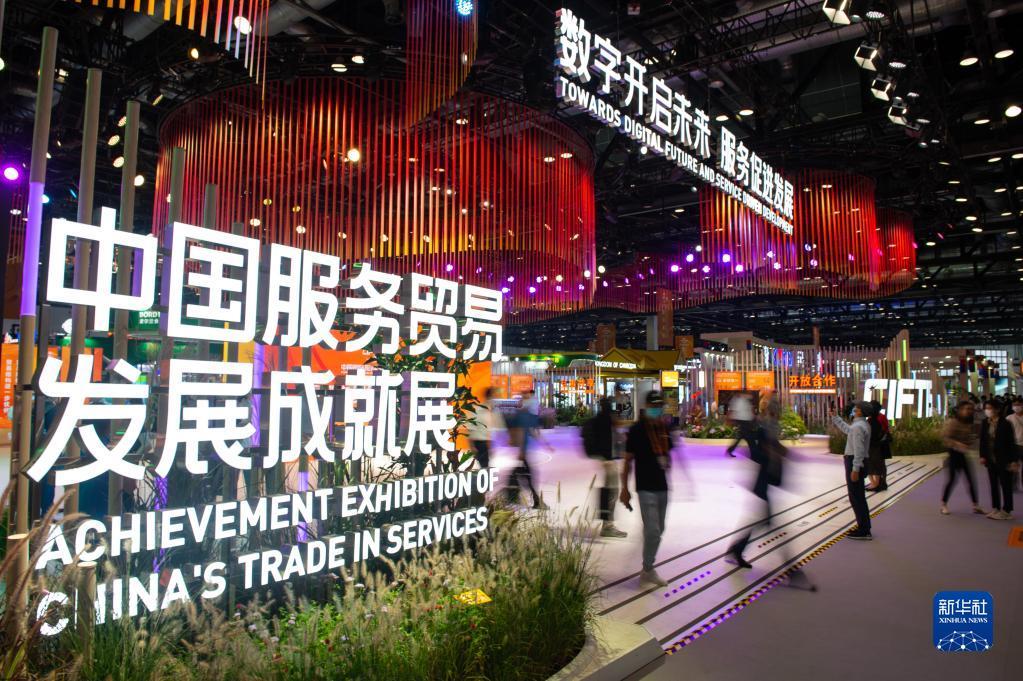 “牢牢把握服务民族复兴、促进人类进步这条主线”——“十个明确”彰显马克思主义中国化新飞跃述评之九(图7)