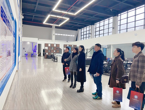 “党建联谊促发展”——中国科协“海智计划”八桂海外人才离岸创新创业基地与广西旅发南国体育投资集团有限公司开展交流会(图4)