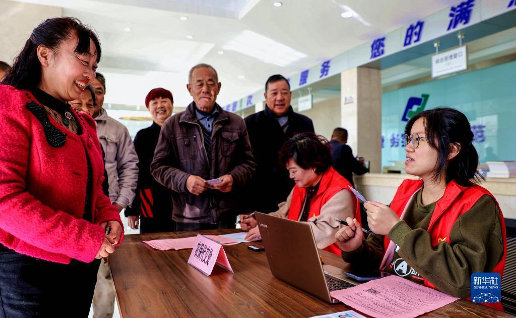 减负增效重实干 担当尽责开新篇——党的十九大以来以习近平同志为核心的党中央整治形式主义为基层减负综述(图3)