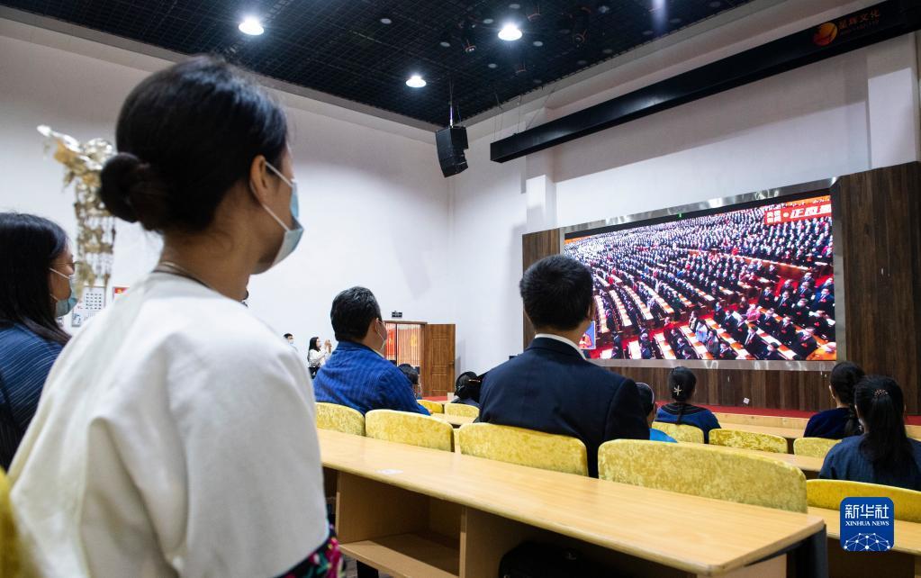 奋进！在伟大复兴的新征程上——党的二十大报告在各地干部群众中引起强烈反响(图1)