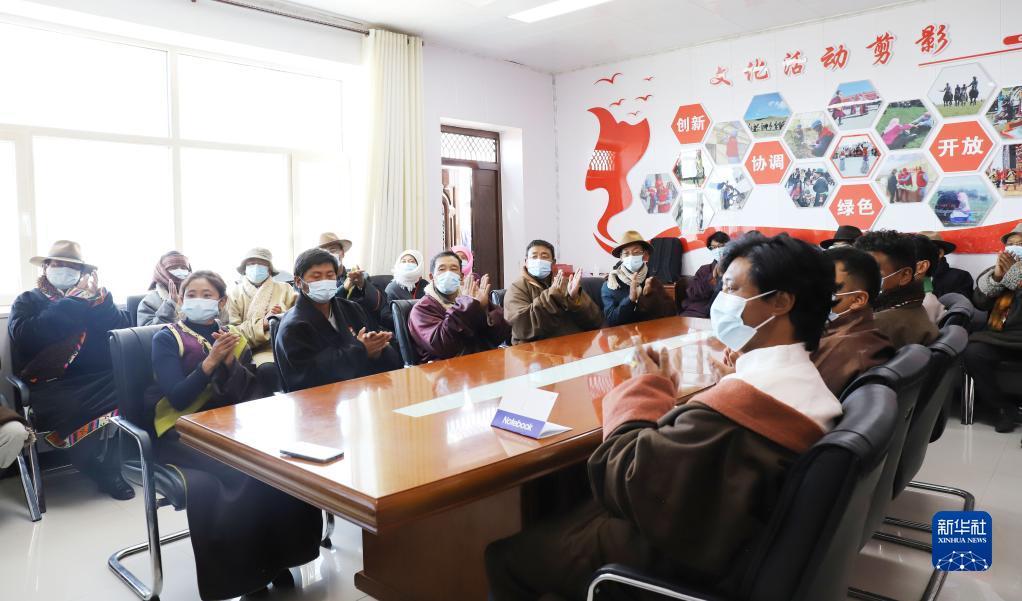 奋进！在伟大复兴的新征程上——党的二十大报告在各地干部群众中引起强烈反响(图5)